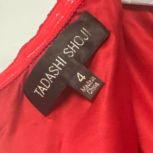 Red formal dress lace elegant size 4 - Picture 3 of 4